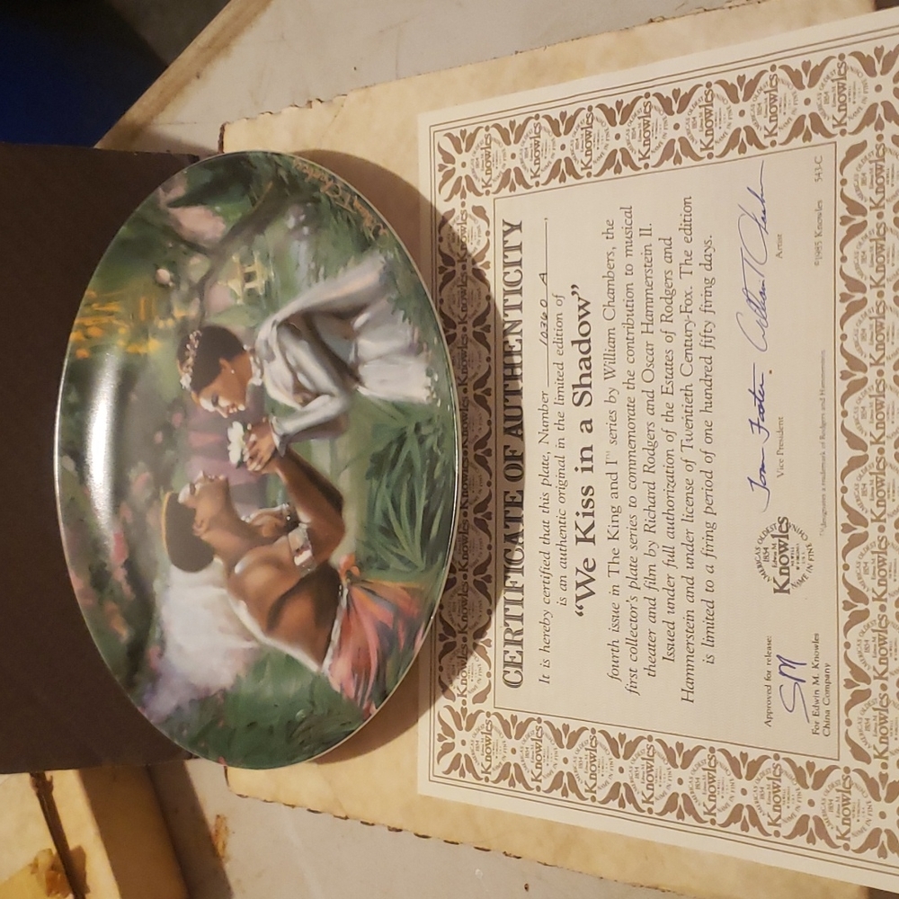 WE KISS IN A SHADOW  COLLECTOR PLATE